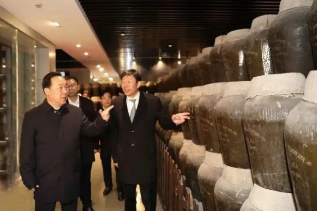 33ad0bc75511ac7921433d57dac21f82-1